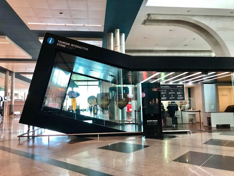 Tourism Interactive Store, Francisco Sá Carneiro Airport, arrivals hall.